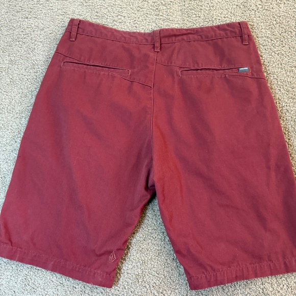 Men’s volcom shorts - Picture 3 of 3